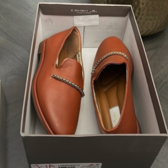 Franco Sarto Hanah Loafer - Picture 2 of 11